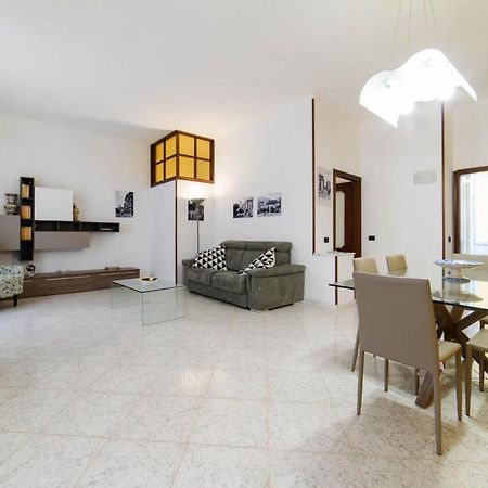Casa Vacanze “In Centro” Салерно Экстерьер фото