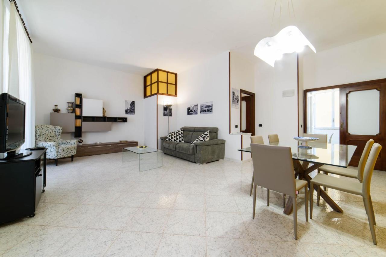 Casa Vacanze “In Centro” Салерно Экстерьер фото